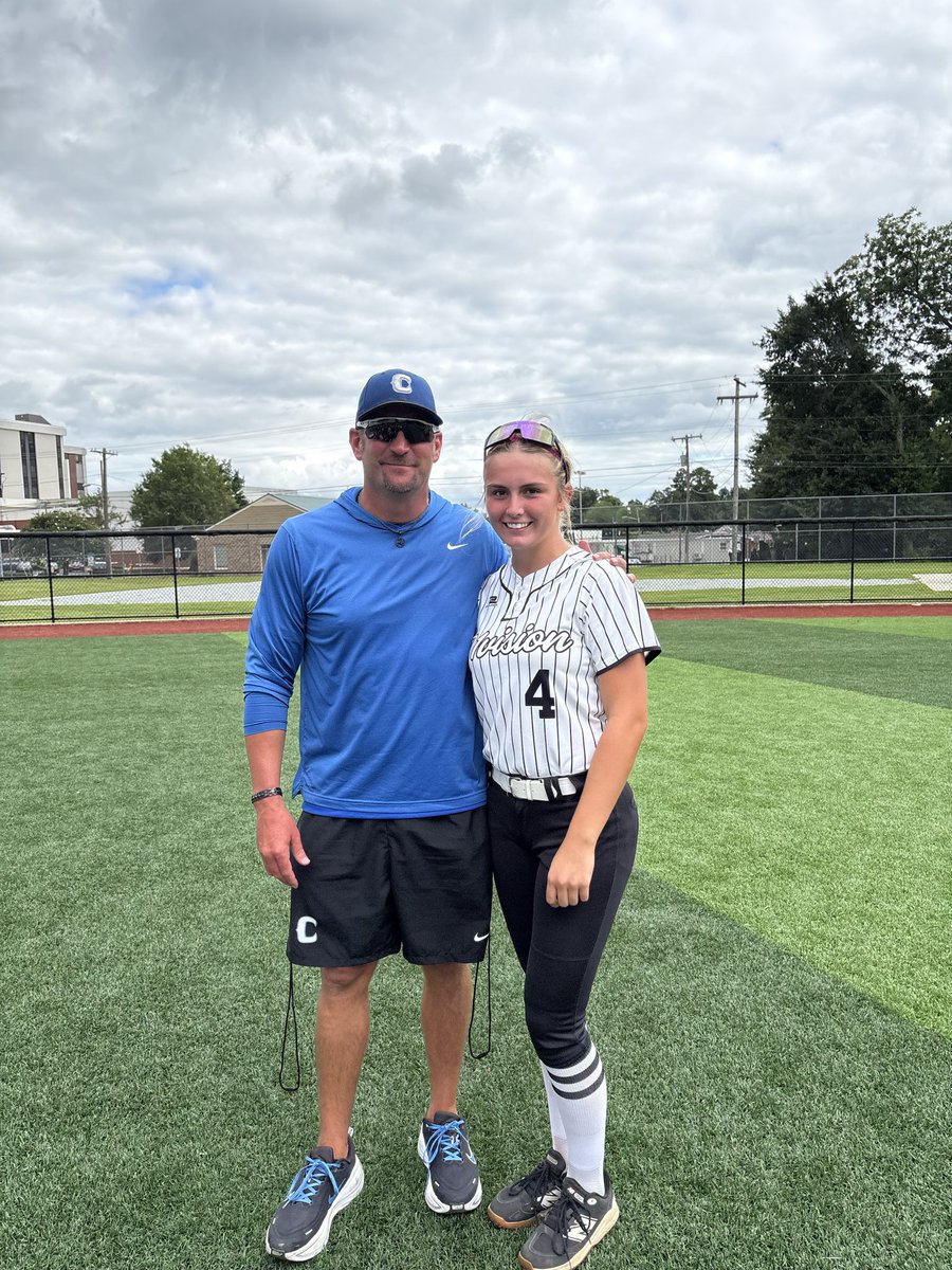 2028sarah's tweet photo. So excited to have received an offer from Calhoun!  Loved touring the campus!  Thank you @Coach_DBowling @warhawksball @d1vision_sb 💙🤍 https://t.co/bwqin0tirC