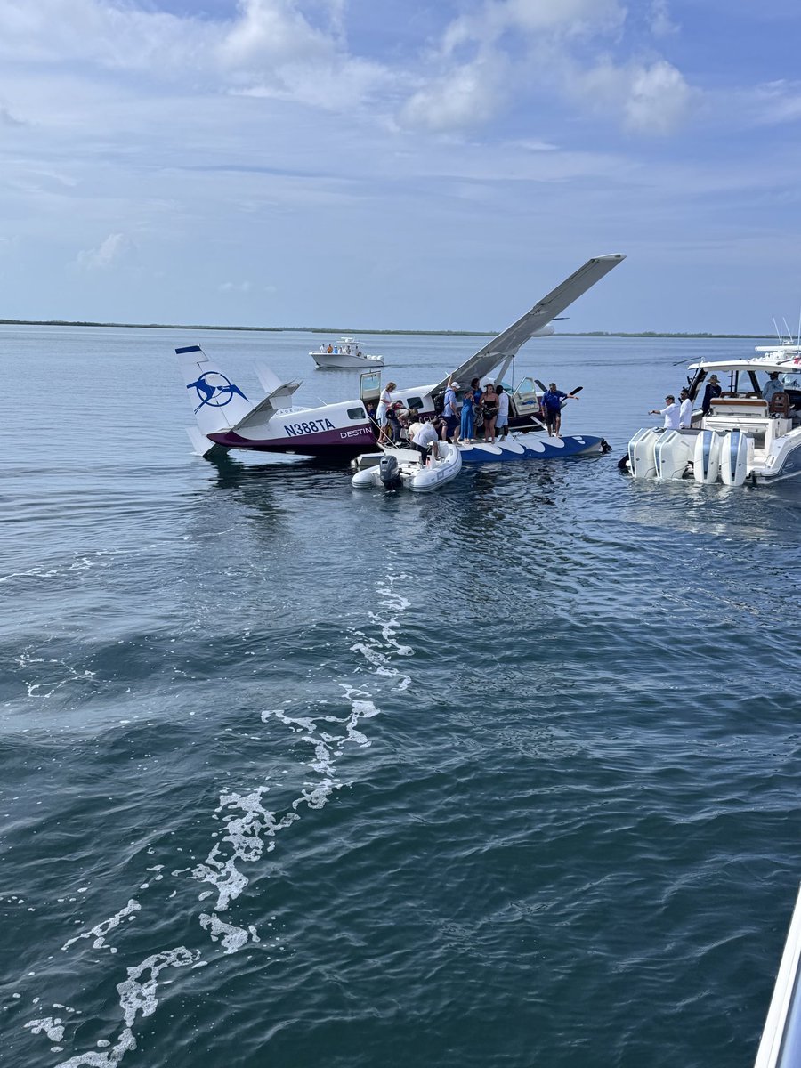 iamajebosimon's tweet photo. 🇧🇸 A seaplane carrying eight American passengers was involved in an accident while attempting to take off in Bimini, Bahamas, on Saturday.

The Bahamas Aircraft Accident Investigation Authority (AAIA) said everyone on board, including the two pilots, was safely rescued without injuries. Passengers exited the aircraft and were transported to shore by boat.

According to the AAIA, the aircraft sustained damage to its floats while taxiing in the waters off North Bimini, leaving it unable to continue its takeoff.