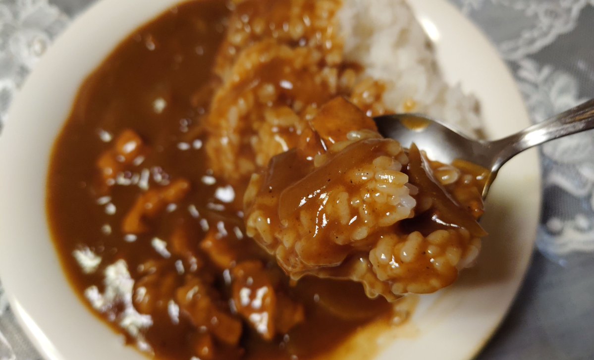 000starask's tweet photo. おはよ〜✨️

昨日はカレー！🍛✨️

今週は晴れて猛暑地獄始まるな🥵💦

水分補給をして今週も頑張ろう💦✨️ https://t.co/b7oLCkDBYl