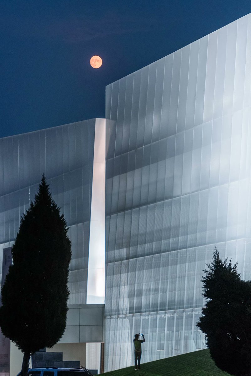 archinect's tweet photo. Shuifa Information Town Industrial Exhibition Center. Architectural Design: aoe. Lighting Design: Puri Lighting Design #ArchinectProjects

Project details at https://t.co/FwIs1KE6R5 https://t.co/XOQWTaxv94