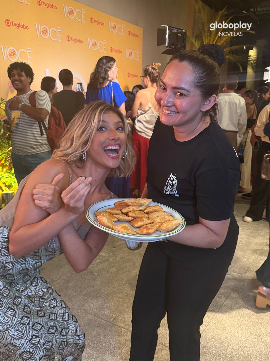 novelagloboplay's tweet photo. out of context giovanna grigio na festa de por você https://t.co/J06Txh4q31