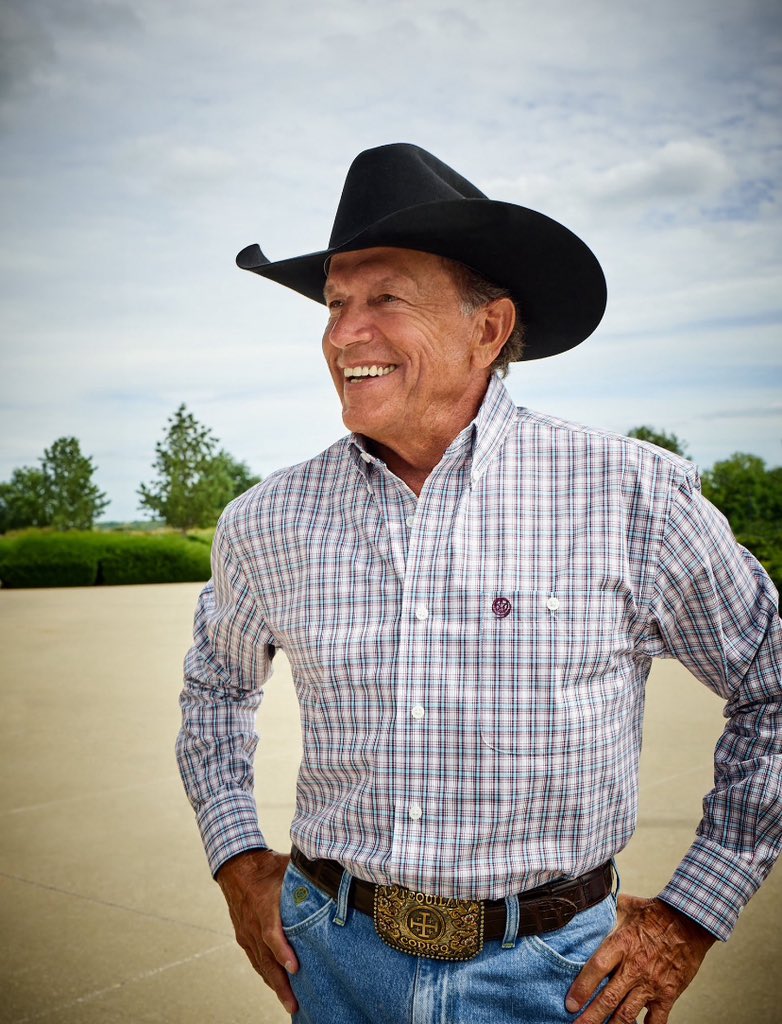 GeorgeStrait69r's tweet photo. "There's an old love in his heart that he can't lose,
He tried forgetting, but he knows that it's no use." #FoolHeartedMemory https://t.co/dzdIeZr5MV
