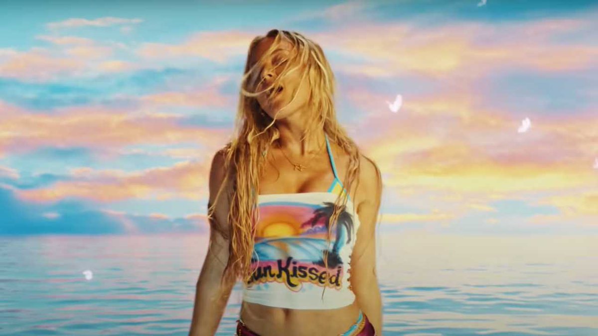 starsingerz's tweet photo. who made this call? this was literally their ONE chance to capitalize on the zara larsson of it all… where are the oranges? the hot pinks? the sunset gradients? they could’ve gone full lisa frank mermaid fantasy and instead we got dentist office colors. okay… https://t.co/iXtmgVHSAf