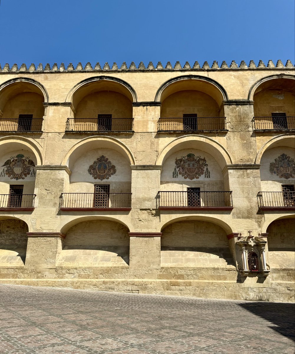 Eurotravel58's tweet photo. The Mezquita in Cordoba Spain 🇪🇸 https://t.co/ZvyY0AVmcd
