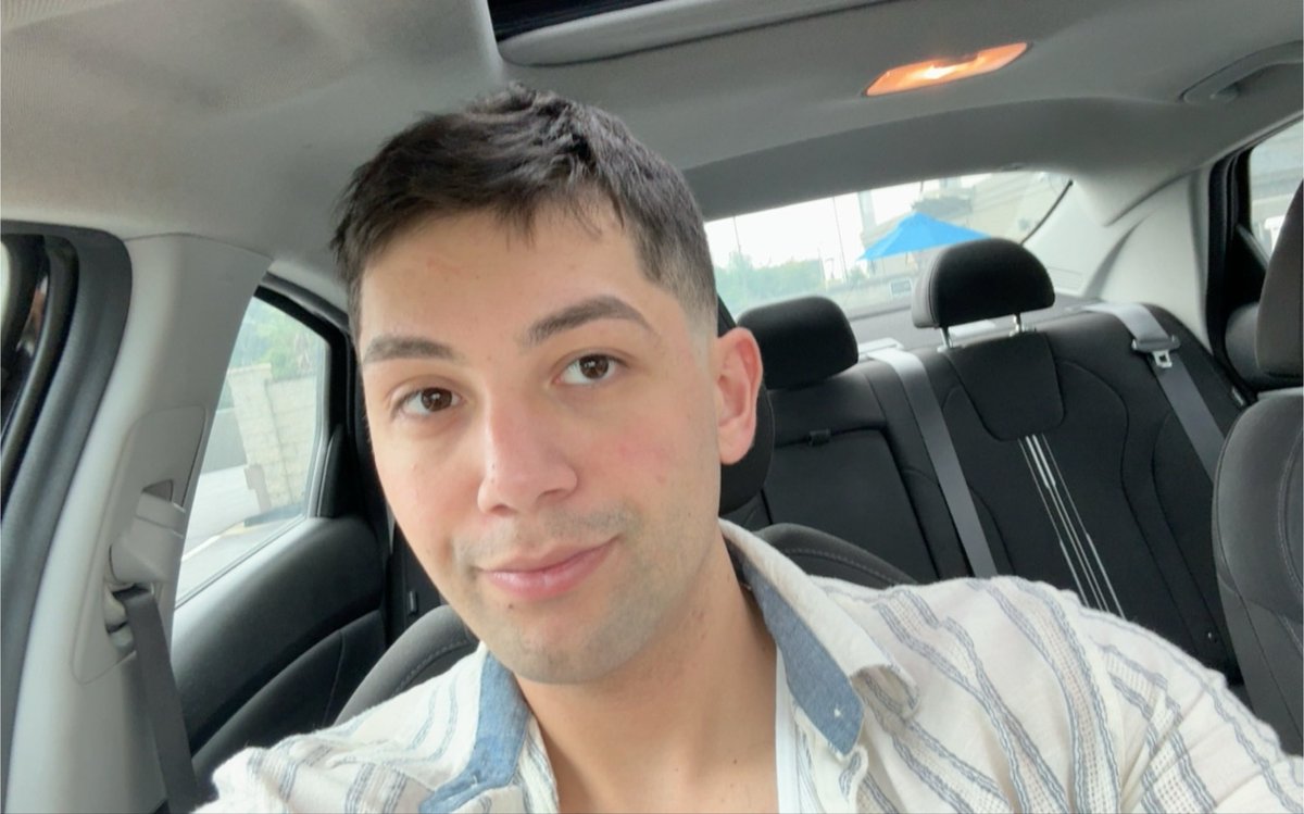 Kesh941's tweet photo. Another haircut selfie https://t.co/ZMvmgsvJ63