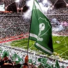 wabumelha's tweet photo. -ظهر ممثل صندوق الاستثمارات العامة في مؤتمر صحفي عاجل والجماهير الأهلاوية تترقب بقلق شديد، والأنفاس محبوسة والكل ينتظر الإعلان الذي سيُنهي مسلسل الأيام الماضية،يتقدم طال عمره نحو المنصة وعلى محياه ابتسامة من نوع غامض ثم يقول: انظروا هناك في الأفق هل ترون تلك العدسة الصغيرة التي بالكاد تُرى؟ترد الجماهير:نعم… نراها وفجأة يصدح صوتٌ جهوري ذهب بكل الوقار:كان معكم (الكاميرا الخفية)وبعدها يبتسم لينفجر المكان  بالضحك والهمهمات وتتحول أيام القلق والتوتر إلى مُجرّد مقلب إعلامي طويل ويعود كل شيء إلى طبيعته وكأن شيئًا لم يكن…الله يسامحك يا صندوق… والله إنك فورت الدماء وأرهقت الأعصاب وجعلتنا نعيش أياماً من الإثارة والقلق رغم أننا وفي اعماقنا لم نكن لنصدق أن ماتم من امور كوارثية وتأمرية وغير وطنية البتة قد تصدر من جهة اصبحت مسئولة عن تطوير الكرة السعودية والنهوض بأنديتها فكيف بحال هذا السيناريو الحالك وقد نُفّذ بالنادي الوحيد الذي حفظ سمعة وحقق رؤية ذلك الصندوق…ولذلك يبقى الأمل أن نعيش هذه الفانتازيا وأن نستيقظ على صوت المسئول وهو يقول(كان معكم الكاميرا الخفية) لأن البديل أن يكون ما رأيناه حقيقةً لا مزحة سمجة وعندها لن يكون الأهلي النخبوي  الضحية الوحيدة بل مصداقية مشروعٍ يفترض أنه جاء ليبني كرة القدم السعودية لا ليصنع أكثر فصولها غرابةً وإثارةً للشكوك.💚🇸🇦💚