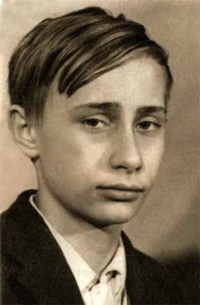 honeymoon250's tweet photo. Eye test

Can you guess who it is???

A. Mark Zuckerberg
B. Vladimir Putin
C. Joe Biden
D. Elon Musk https://t.co/2Ue5V3Wmdy