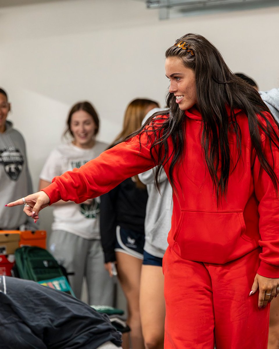 psuviksVB's tweet photo. Nike Christmas ππ
A @Nike drop is the best way to welcome back your student-athletes. Are we right?
#GoViks | #DefendTheShip https://t.co/BedagYLstz