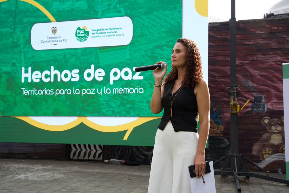 PazUrbanaCo's tweet photo. El Parque Bicentenario y el Museo Casa de la Memoria vuelven a ser espacios para la ciudadanía y para el goce de las y los medellinenses "Territorios para la paz y la memoria"

Un hecho de paz que demuestra que la Paz Urbana sigue dando resultados. #HechosDePaz https://t.co/ME1hNWGyf1