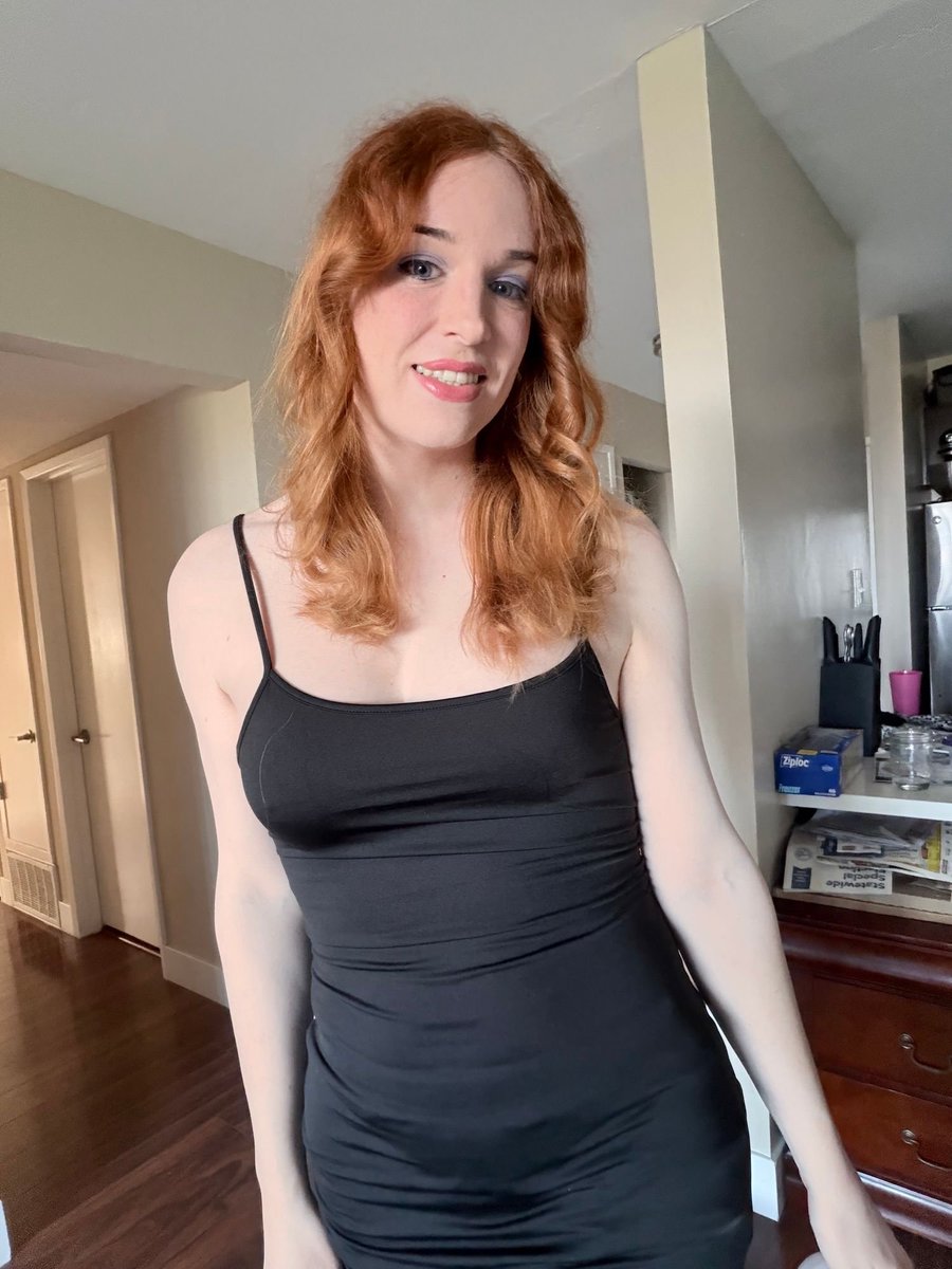 ericacherry03's tweet photo. We kiss then i whisper to you:

"I'm trans... 🏳️‍⚧️"

What's your reaction ? https://t.co/l8JtOzu1Gp