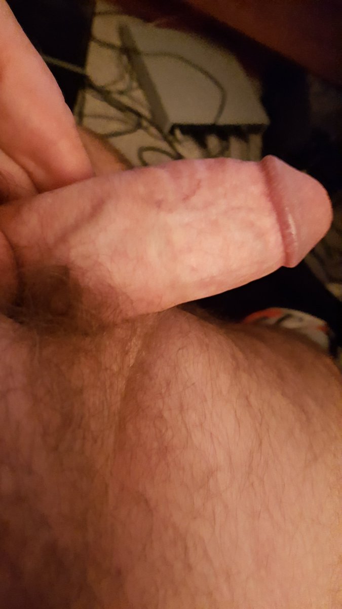 rdgrundfast's tweet photo. @Lily_Heaveqw Not erect of course! Do I win the penis of the day contest? And based upon whether or not I am one, would you like to go to happy hour at Applebee's or do you live in Tulsa Oklahoma https://t.co/xy5unc4H0Z