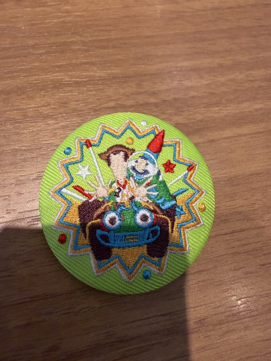 tsumug1's tweet photo. 【交換】ディズニー Disney 刺繍缶バッジ 

譲　トイ・ストーリー　(第2弾)

求　ピーターパン
　　おしゃれキャット
　　ズートピア
　　ラプンツェル
　　リトルマーメイド
　　
郵送希望。 https://t.co/338J0MtcEM
