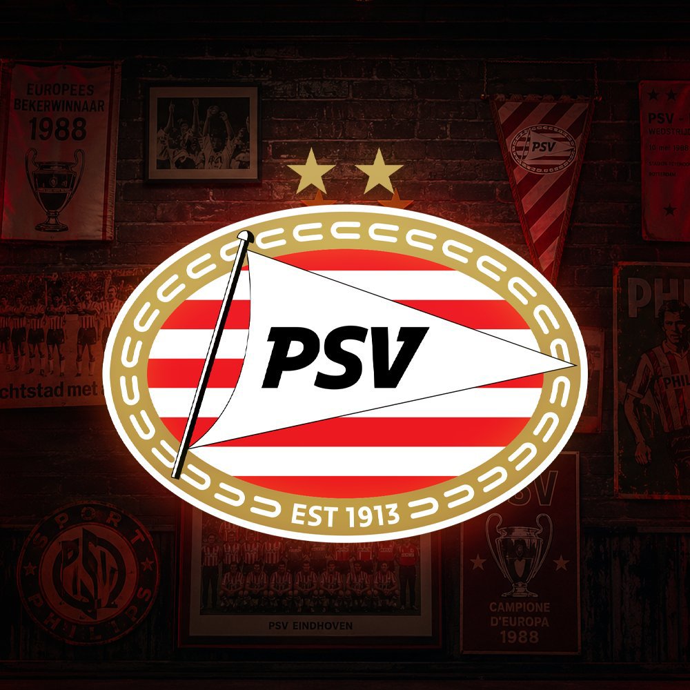 PSVFrench's tweet photo. 🔴⚪️ Le PSV garde espoir pour Lutsharel Geertruida et Kodai Sano !

‣ Geertruida 🇳🇱 veut rejoindre le PSV, mais le RB Leipzig reste ferme sur ses exigences 👀

‣ Sano 🇯🇵 souhaite lui aussi signer au PSV malgré des négociations actuellement en pause ❌

(ED 🗞️) https://t.co/n2go1gRfBD