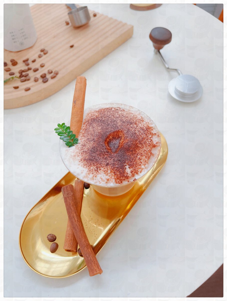 oprajput87's tweet photo. Craving a creamy, cozy pick-me-up Whip up a 5-minute oat milk cinnamon latte! Just brew espresso, mix in frothy oat milk, a dash of cinnamon u0026 a tiny honey drizzle. Perfect for lazy mornings https://t.co/GMrFVTUkEv