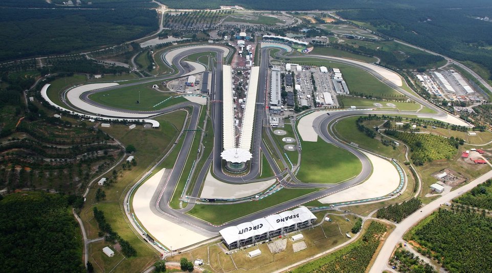 lopezdoriga's tweet photo. La Fórmula 1 anunció el regreso del circuito de Sepang al calendario de la máxima categoría que hospedará el Gran Premio de Bahréin en octubre. 

Vía @ElPitWall https://t.co/yt8ae6wUR9 https://t.co/mqtMJqApGD