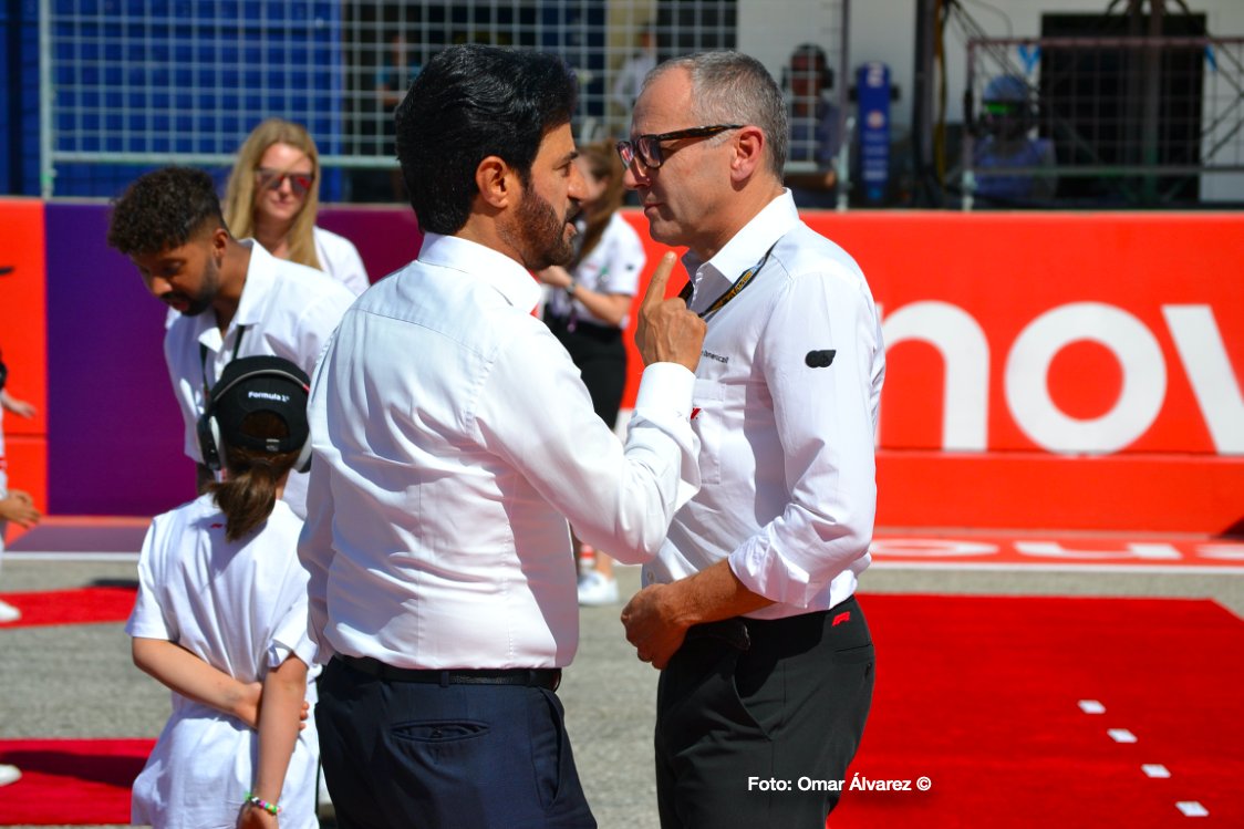 lopezdoriga's tweet photo. La Fórmula 1 anunció el regreso del circuito de Sepang al calendario de la máxima categoría que hospedará el Gran Premio de Bahréin en octubre. 

Vía @ElPitWall https://t.co/yt8ae6wUR9 https://t.co/mqtMJqApGD