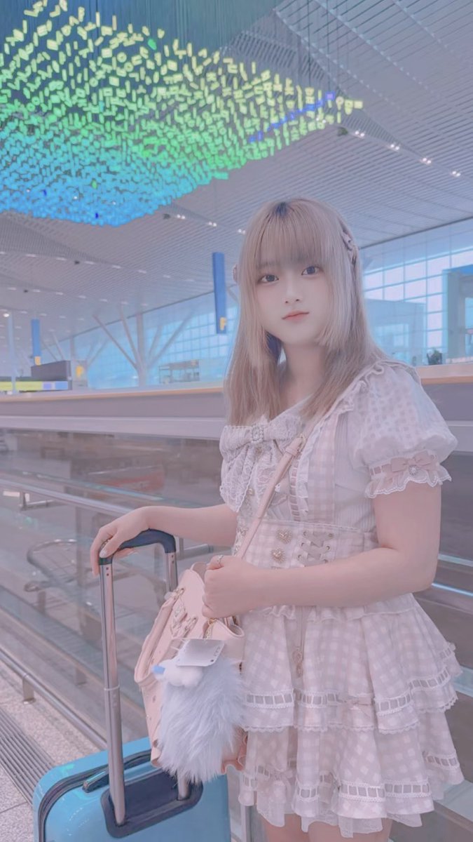 mokolatte_'s tweet photo. 공항에 와써 https://t.co/O8YzjJR9fV