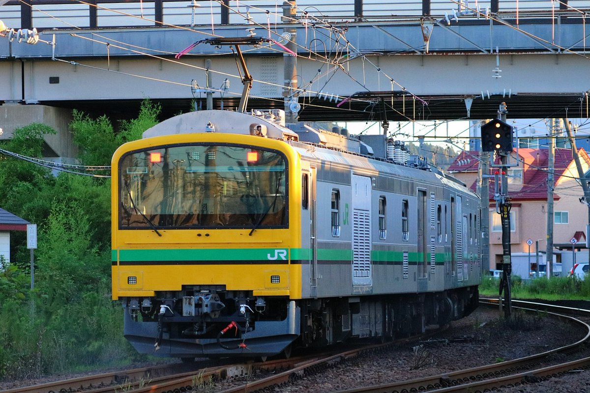mvUxxb96sFfHQK3's tweet photo. 回9823M E493系01編成
新潟エリアでの方向転回運用を経て戻って来ました。 https://t.co/0kufC9rDdh