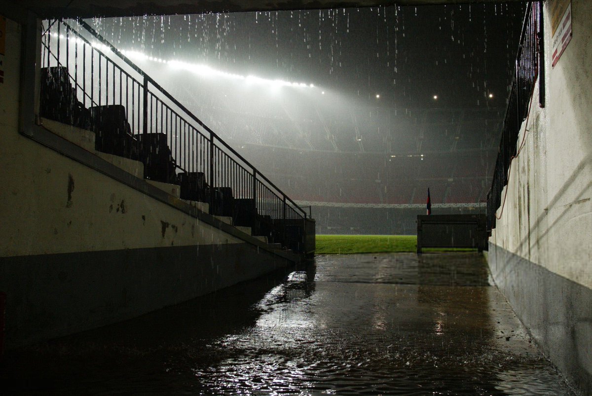 sozirv's tweet photo. When the Barcelona and Newcastle game at Camp Nou was canceled due to heavy rain, 2002. https://t.co/OsG9ENSp6F