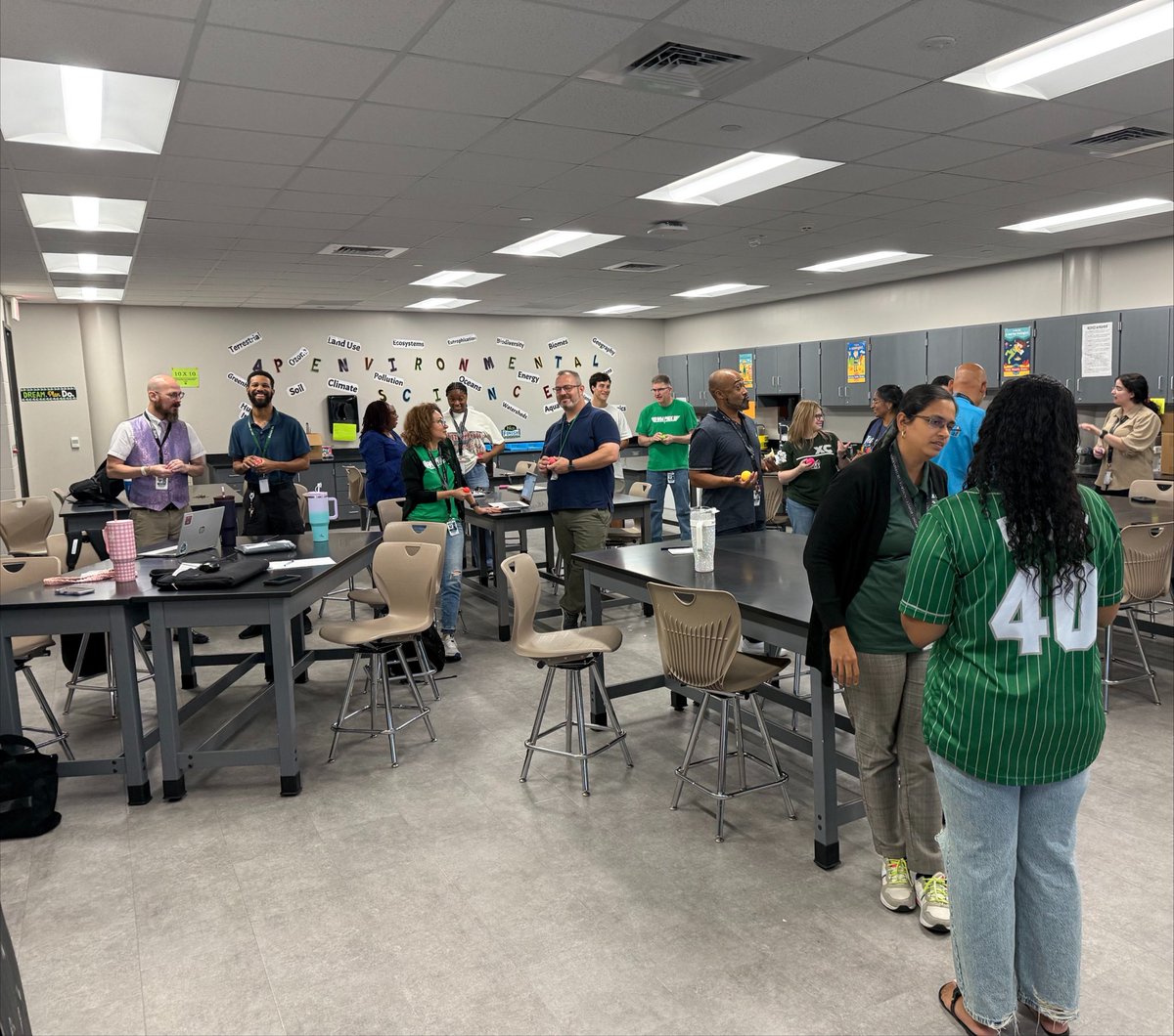 misterdouble_u's tweet photo. MCHS Science Department sharing and making connections on the first day!!! @MCHS_Rams #excellenceinscience https://t.co/u0S4cqyWr8