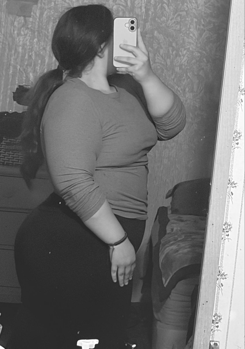 user898811's tweet photo. who wanna join privv act?💵❤️ #latina #baddie https://t.co/v006qa5dNu