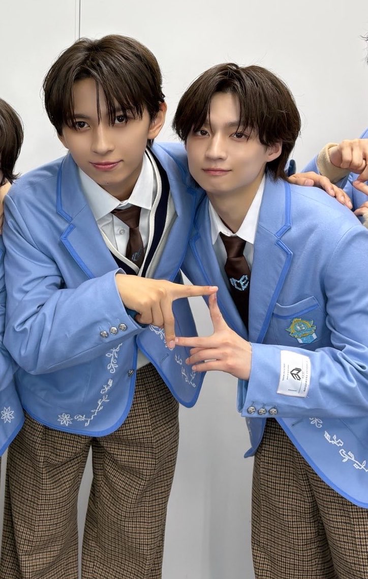 peachBEFIRST1's tweet photo. 大活躍だったせなりく🫠2人で🧊ポーズしてかわいいね！ https://t.co/gXVjj4x8Bp