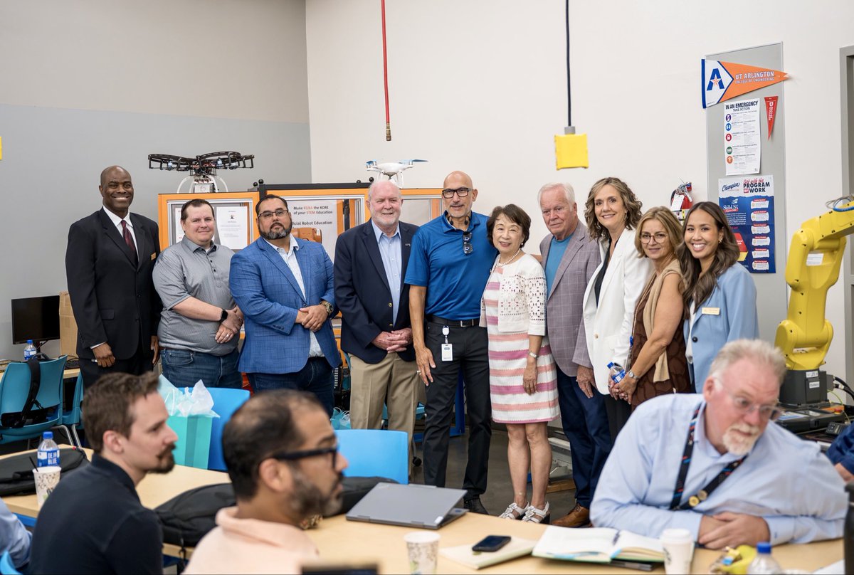 GR_CTC's tweet photo. Great CTE PD Day at GRCTC! ๐๐ฉต Thank you to State Rep. Angie Chen Button, Dr. Lopez, Dr. Phil Gilbreath, and our industry partners for supporting Career & Technical Education and inspiring the next generation of skilled professionals. #WorkStartsHere #CTE @AngieChenButton https://t.co/D2hU1QputE