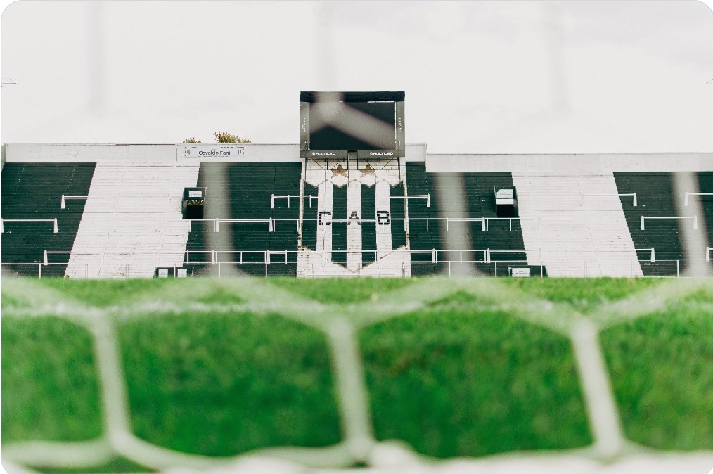 CodigoBanfield's tweet photo. #Banfield inició gestiones para recibir público visitante en el encuentro frente a #River, correspondiente a la Fecha 7 del Torneo Clausura 2026.

La medida apunta a generar un ingreso económico para el Club y la intención es que los simpatizantes del conjunto Millonario se ubiquen en la Tribuna Osvaldo Fani.

Por el momento, no existe confirmación oficial y la habilitación dependerá de la aprobación de los organismos de seguridad y de las autoridades competentes.