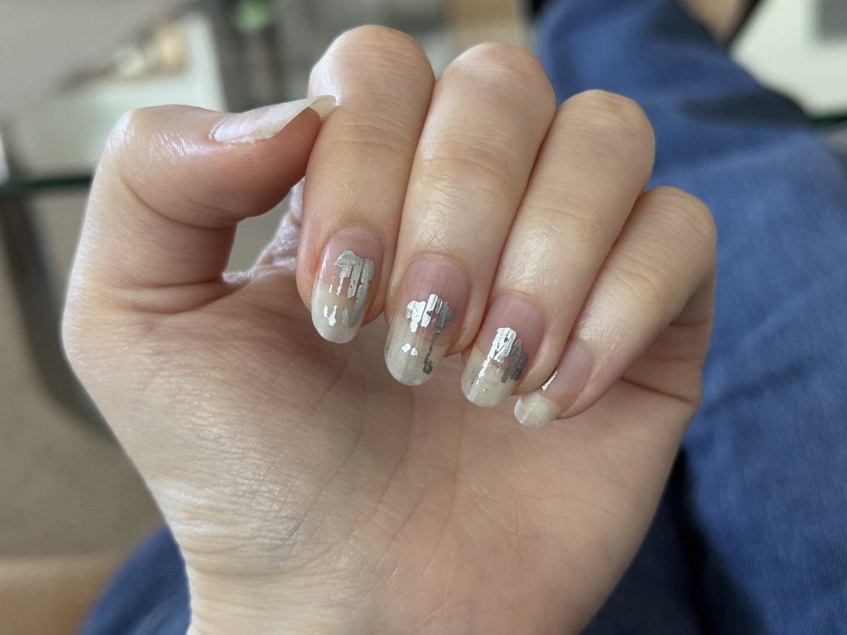 zoeloveshouses's tweet photo. nail polish that i’ve had on since may idc about anything anymore https://t.co/Qu7pu0czCV