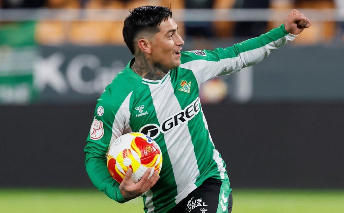 Labocatw's tweet photo. LOS NÚMEROS DEL DELANTERO QUE QUIERE BOCA 

EL CHIMY ESTÁ EN EL BETIS DESDE LA TEMPORADA 23/24, jugó 60 PARTIDOS: 

⚽️ 8 GOLES 

❌ SE PERDIÓ APROX 20 PARTIDOS POR LESIÓN. 

OPINIONES? https://t.co/Cr5kwOrY1w
