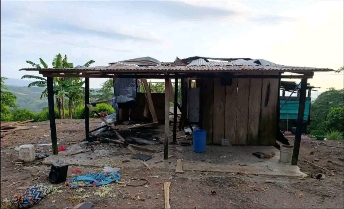 OlguinMayorgaP's tweet photo. #ATENCIÓN Un nuevo ataque con drones cargados con explosivos se registró esta tarde en el corregimiento de #Filogringo, municipio de #ElTarra, Norte de Santander. Al parecer una persona resultó herida. @ANIVICAC2 @DefensoriaCol @FevcolFed @ABDELAESPRIELLA @generaljmora https://t.co/aOVDIwX9R1