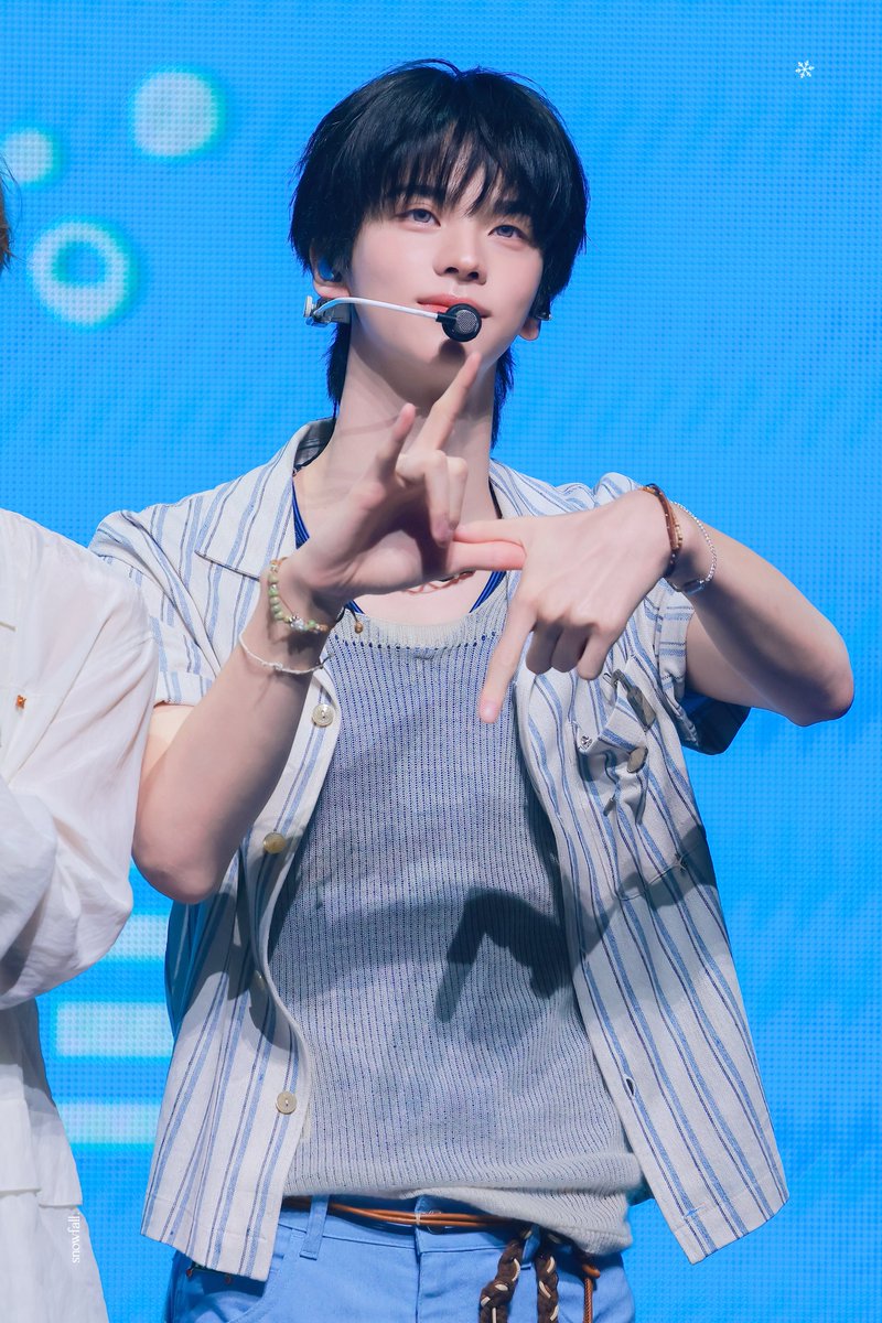 snowfall1107's tweet photo. 260803 sodasoda showcase

#TWS #투어스 #247WithUs 
#SHINYU #신유 #신정환 https://t.co/fa1wBY3vAI