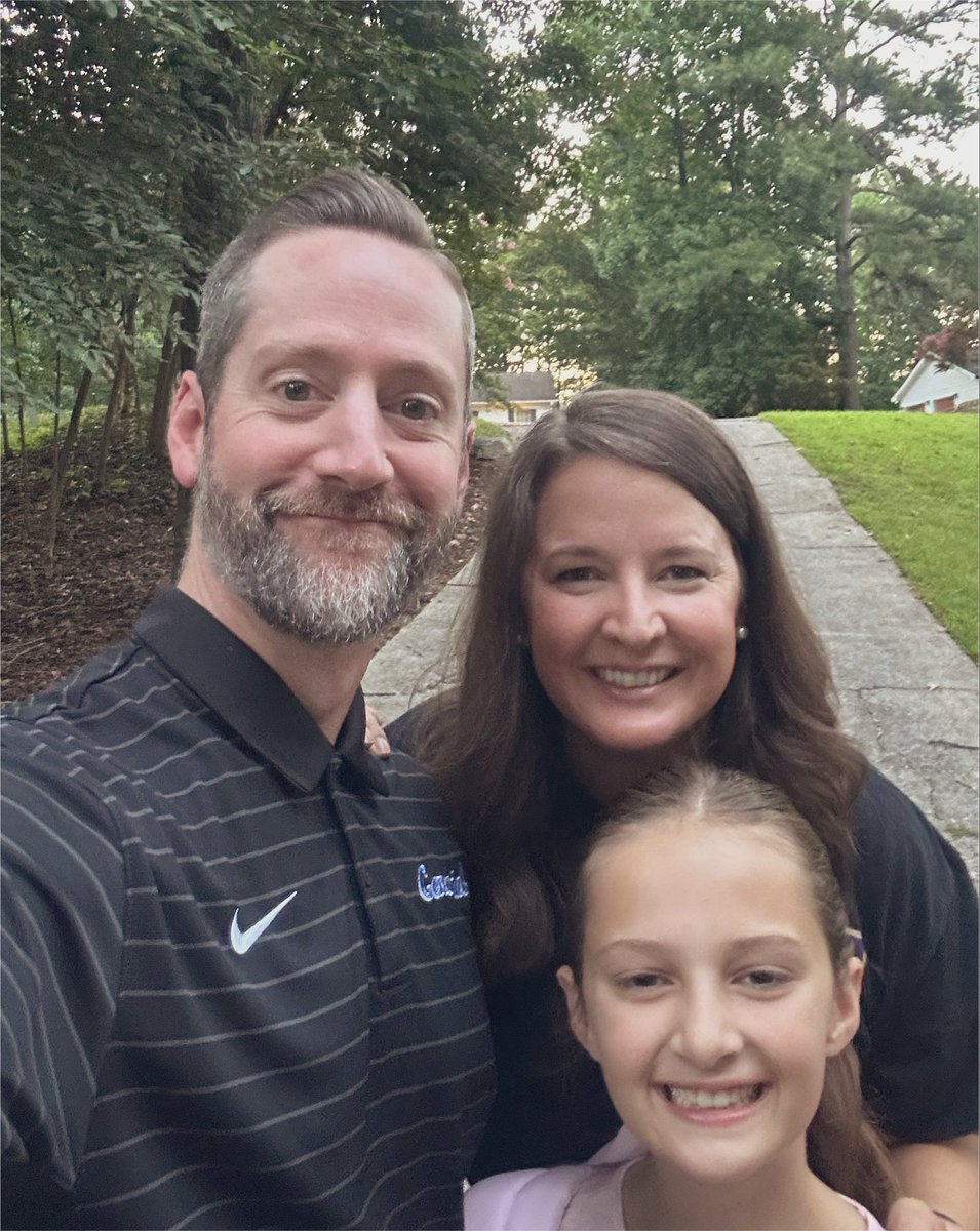 Jessbdale's tweet photo. After two years of being behind the @IAFultonSchools social media, I am back to my own account.
Year 19 for me, Year 17 for @CHSKnightsBball and 5th grade @Alpharetta_ES for Crofton… @FultonCoSchools family is full force today!
#FCSwelcomeback #firstday https://t.co/5TZvaXFm2d