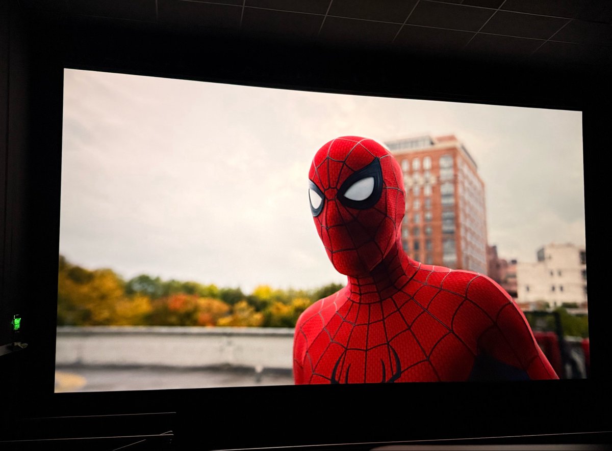 aeirrv's tweet photo. just watched la mejor perra película no lo puedo creer hermano https://t.co/x0Df2ZUA8d
