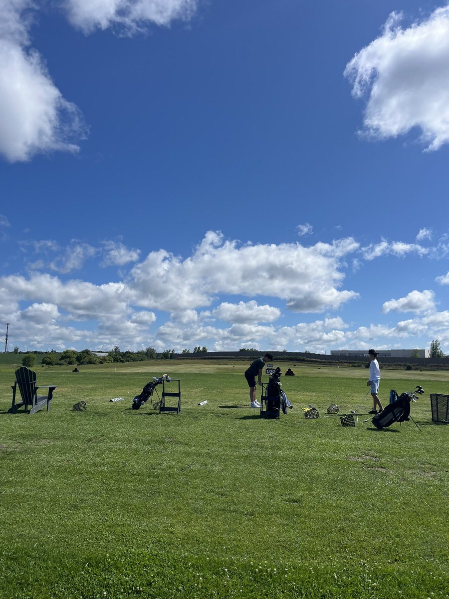 takeuma_dq's tweet photo. ドライビングレンジ日和☀️ゴルフ難しくて中々当たらない⛳️ https://t.co/1gexCWw93m