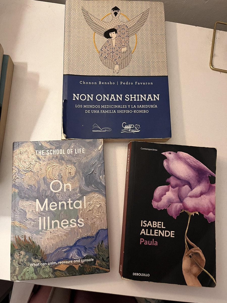 nadiapc's tweet photo. Hola! Una de mis perritas tiene una emergencia medica y está fuera de mi presupuesto. Estoy vendiendo algunos de mis libros🥺 Si les interesa me escriben porfaaa, van de 18 - 60 (abierta a regateo jiji) 

+info: 923287034 

RT porfa🙏🏾 
#fil2026 https://t.co/6k2bPBplt5