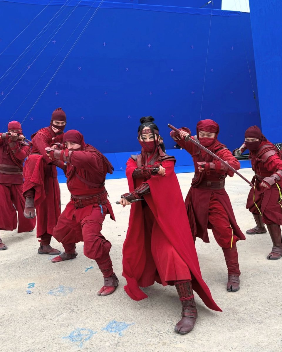 MCU_Portal's tweet photo. Behind-the-scenes of The Hand from #SpiderManBrandNewDay! ⚔️ 🥷 

What did you think of their fight scenes?

Via: snow_fanxiaoshuang | IG https://t.co/YT0llYgEXt