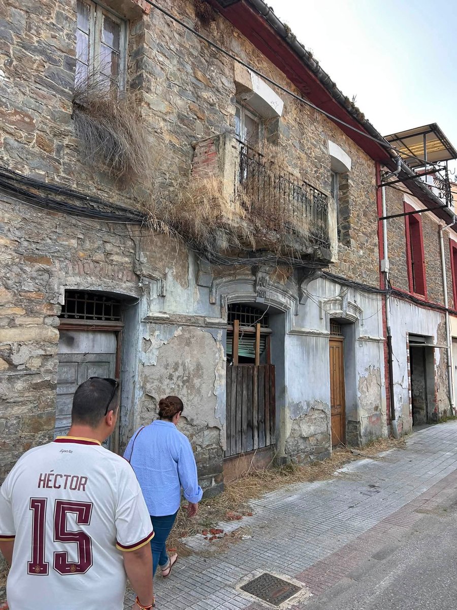ppdealler's tweet photo. ...afecta al dscanso y a la calidad d vida d quienes viven en la zona.Ad+, recogimos otras dmandas y dficiencias ke tmbn requieren atención.

Dsd 🅿️🅿️ Aller trasladaremos 1 vez ➕ estas reivindicaciones al Ayto y seguiremos insistiendo hasta ke se busquen soluciones. Creemos ke.. https://t.co/RwHh3TKADv