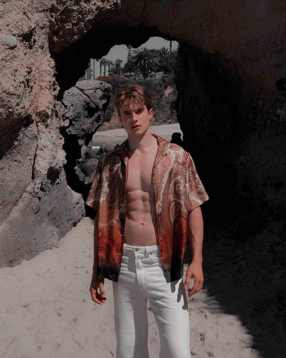 AllieHayeess's tweet photo. 𝑆𝑢𝑛-𝐾𝑖𝑠𝑠𝑒𝑑 𝑎𝑛𝑑 𝑂𝑐𝑒𝑎𝑛-𝑂𝑏𝑠𝑒𝑠𝑠𝑒𝑑. ☀🌊 https://t.co/5jUTgdR7SU