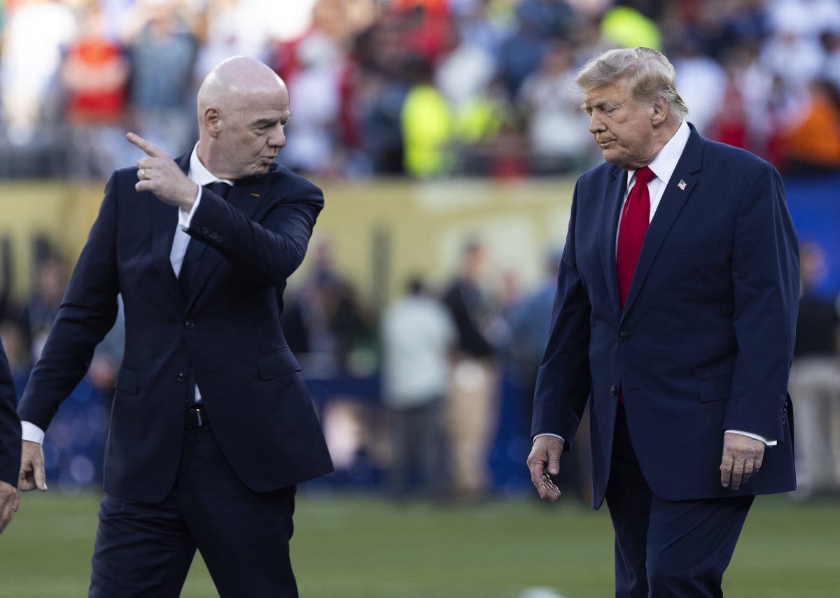 idextratime's tweet photo. 🚨 BREAKING: Donald Trump akan melakukan SEGALANYA untuk mempertahankan Gianni Infantino sebagai Presiden FIFA. 😱

Trump SANGAT mencintainya, dan percaya bahwa Infantino telah membuat Piala Dunia 2026 kemarin sebagai Piala Dunia terbaik sepanjang masa. 😳

📰: @TeleFootball https://t.co/bQV6lSYW4b