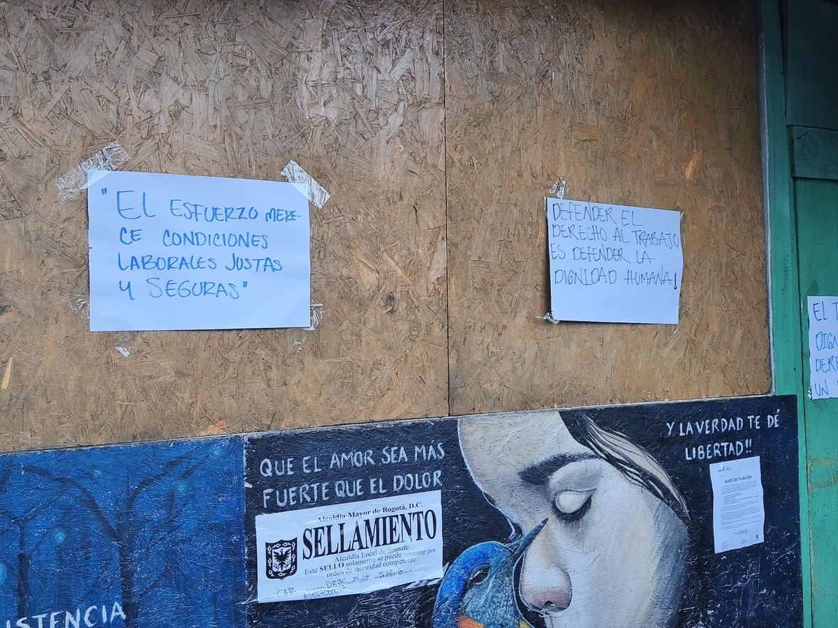 vincent_adulto's tweet photo. Hablando de la capital y sus males: ayer subiendo Monserrate, esto me encontré. Que @CarlosFGalan atropelló el derecho al trabajo de los comerciantes que tradicionalmente han llevado a cabo sus actividades en el sendero. Los desalojó sin aviso previo ni garantías de tipo alguno. https://t.co/hP7E7Xhwc5