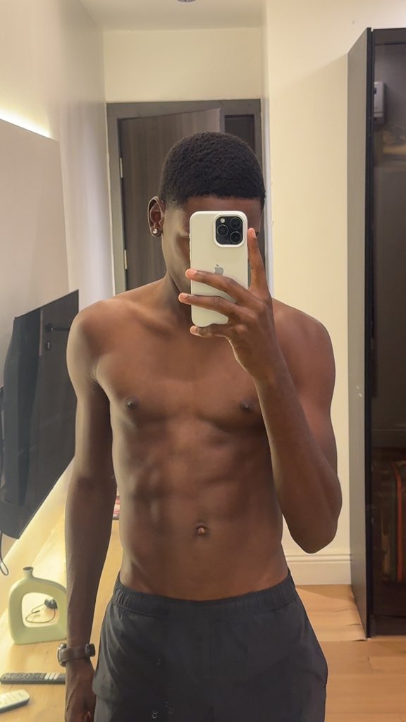 __clinteen's tweet photo. 💪🏿 https://t.co/LACKHkECPJ