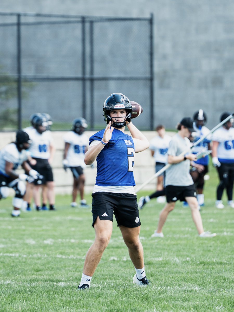 gvsufootball's tweet photo. going camping ⛺️ 

#AnchorUp | #ForTheValley | #WAWG https://t.co/IZ1aQ3MleE