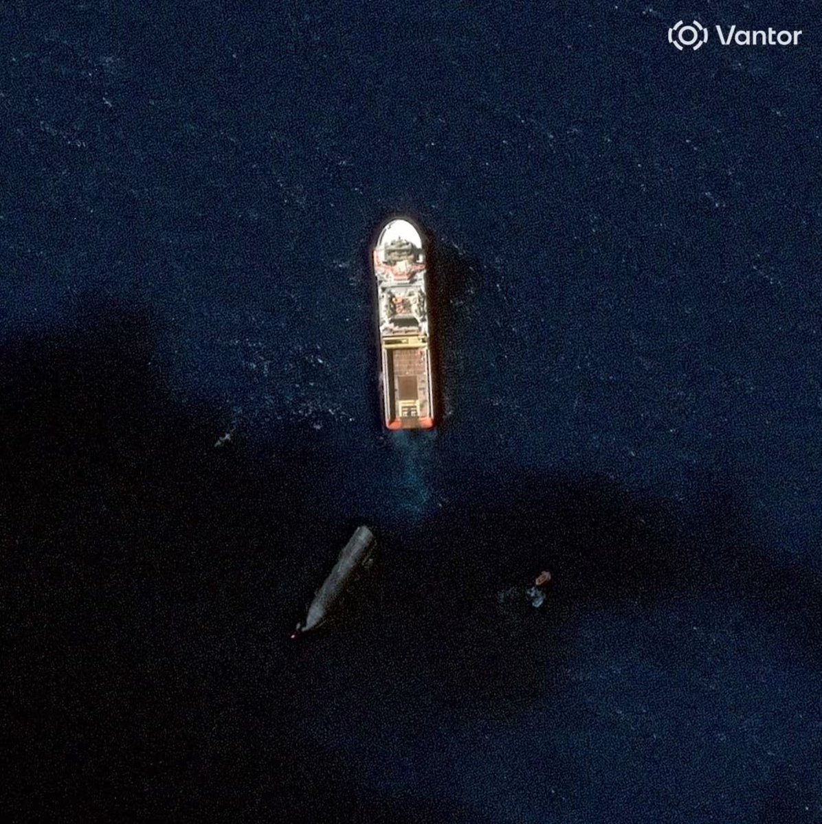 Blobifie's tweet photo. CNN has released satellite photos taken by VANTOR showing Ship 40 attached to Normand Ranger in the indian ocean

(First 3 photos taken on August 3rd and the 4th was taken on the 2nd) https://t.co/EFHw4YQulL