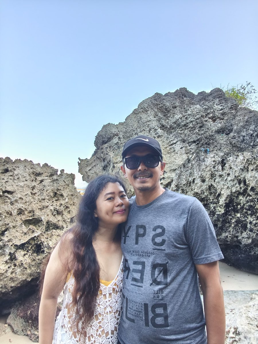 vidiatha's tweet photo. Udah lama tidak ke Pantai, sekali kali deh antar wife berendam https://t.co/Suxbh8txs9