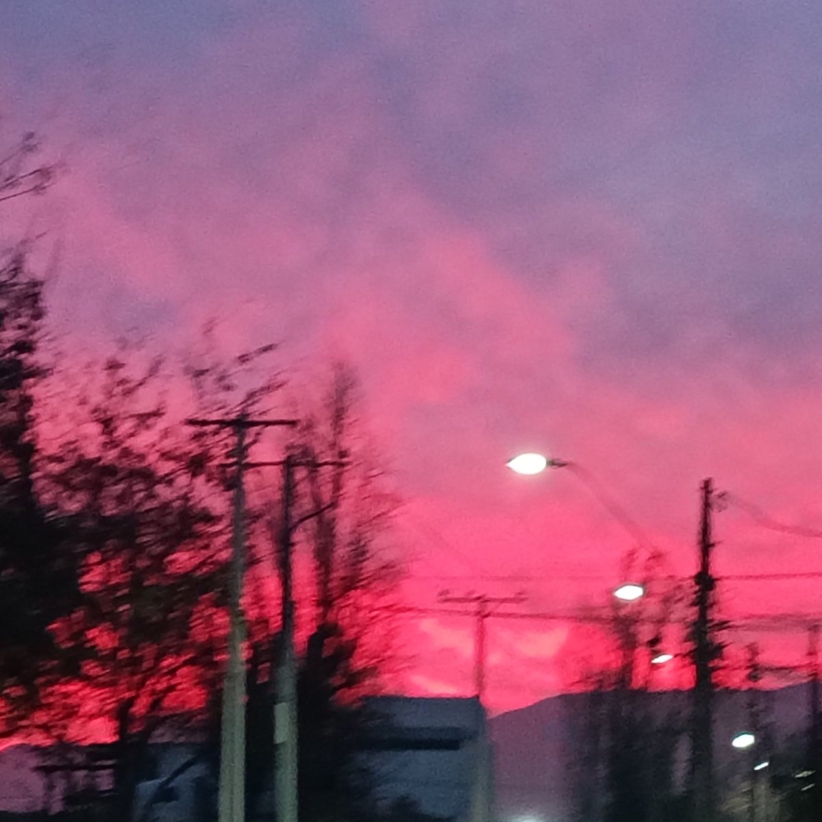 autentico26's tweet photo. atardece en #quilicura https://t.co/AqZhDHt9Ty