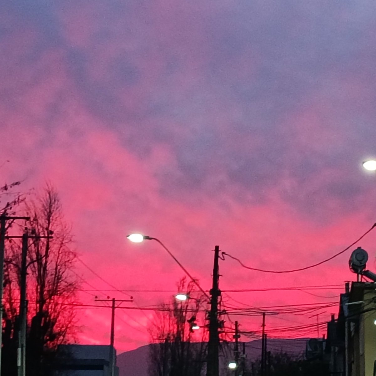 autentico26's tweet photo. atardece en #quilicura https://t.co/AqZhDHt9Ty