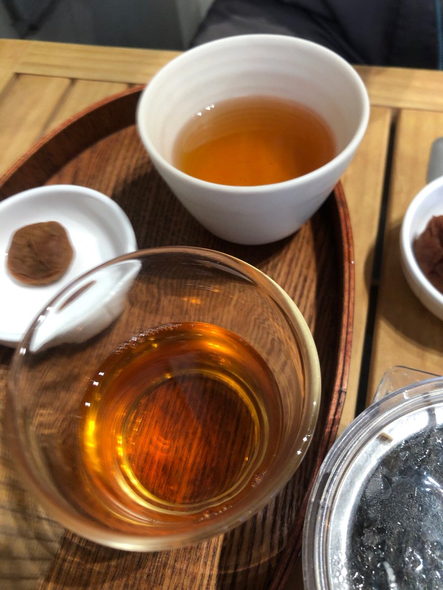 ijeongm94940734's tweet photo. 断舍离的快乐！整理旧物时翻出闲置半年的奶茶杯，果断打包送邻居，给新家腾出半箱空间～ https://t.co/X9kENm1gz0