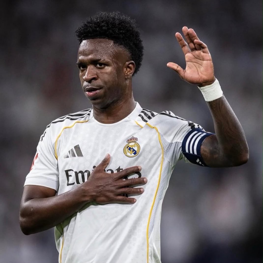theMadridZone's tweet photo. 🚨 CONFIRMED: Vini Jr wants a €10M increase on his current salary at Real Madrid + better terms on bonuses and image rights. @COPE https://t.co/4SfyXpEjQH
