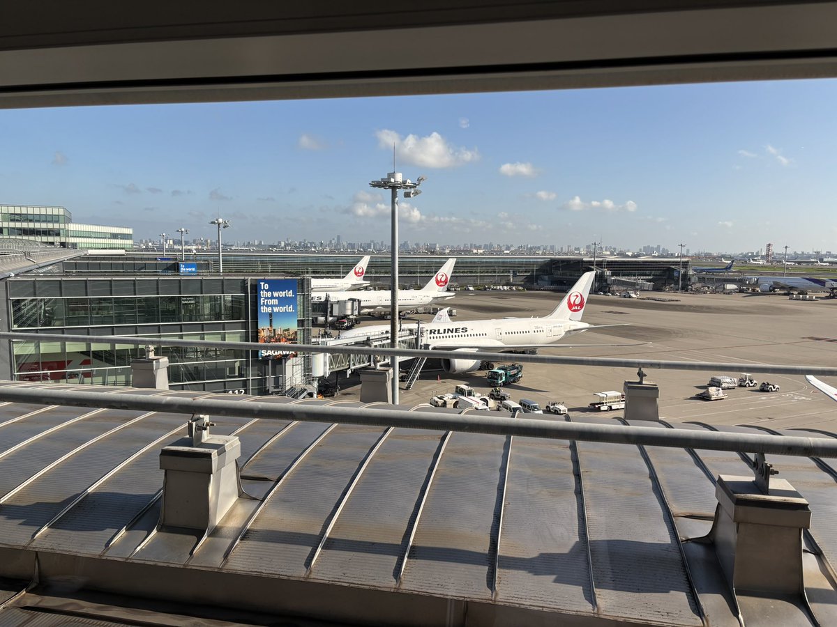 FALCO_048's tweet photo. グッパイJAPAN✈️
日本食は世界最高に美味いと感じる6日間でした🍣　帰りにピップエレキバンの首に巻くチョーカー買ったら肩凝り激減。すごい効果。オススメです。 https://t.co/5sVisJFbKf